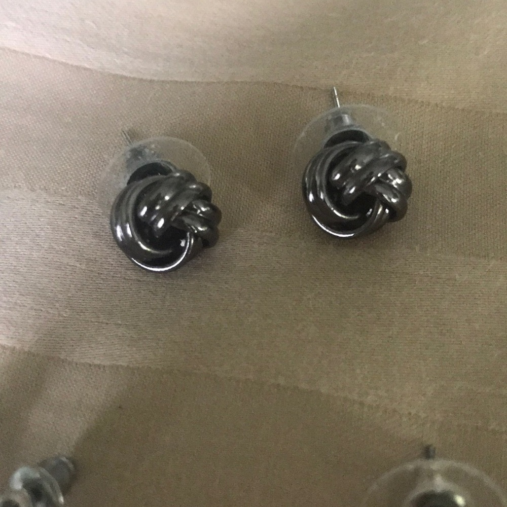 Earrings - Picture 2 of 4